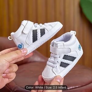 🩷 FREE WITH ANY PURCHASE White Black Infant Baby Tennis Shoes Sneakers Sz 2.5
